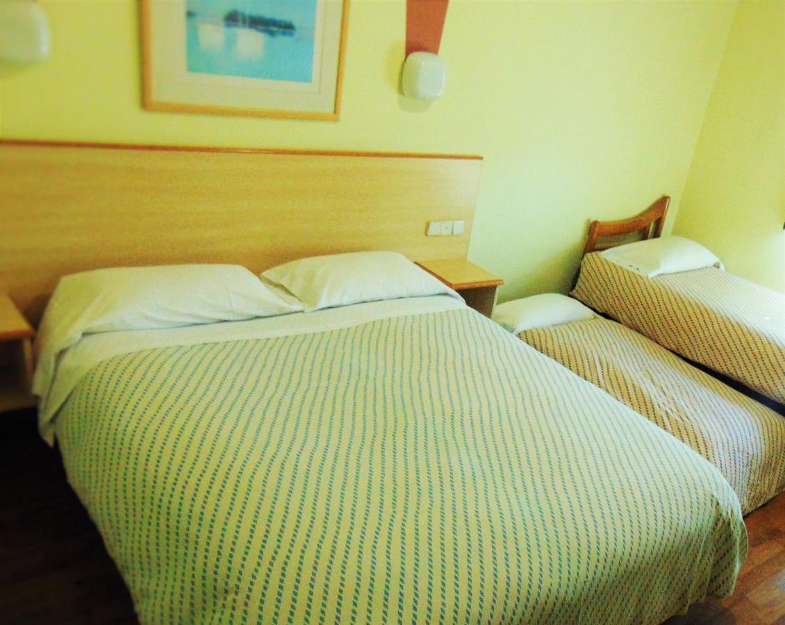 Hotel Aragon La Puebla De Alfinden Esterno foto